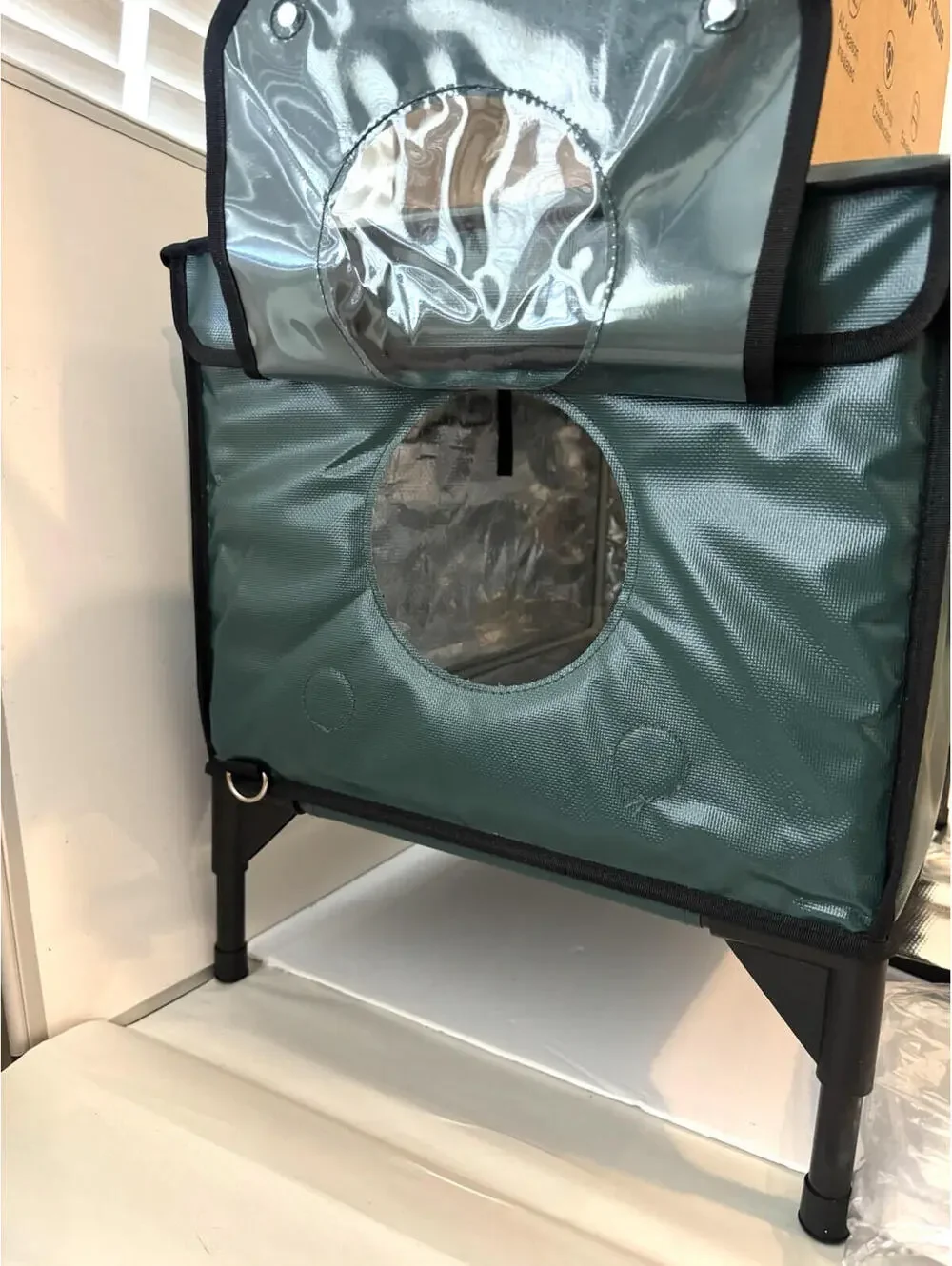 Clawsable Elevated Cat House Indoor Outdoor Insulated Weatherproof Escape Door